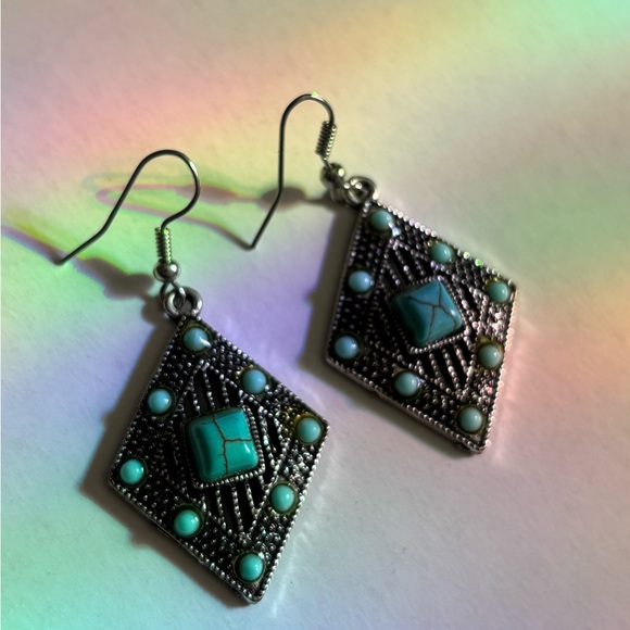 Turquoise dangle earrings - Picture 4 of 8